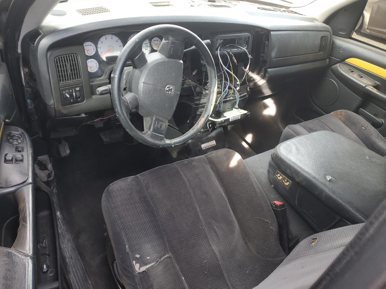 2005 Dodge RAM - Image 8