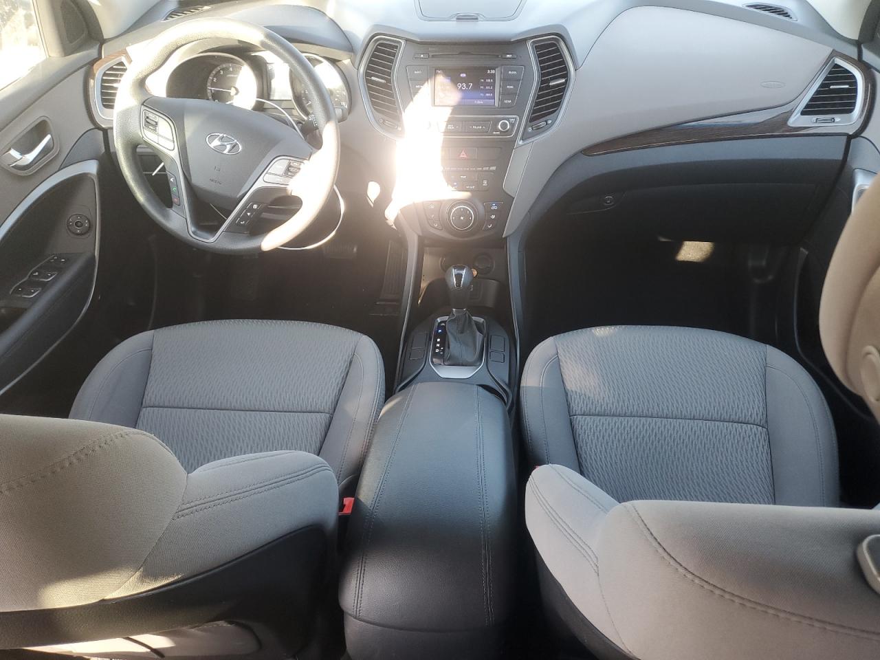 2018 Hyundai Santa Fe - Image 8