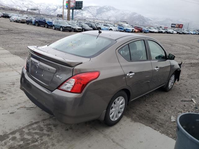  NISSAN VERSA 2016 Серый