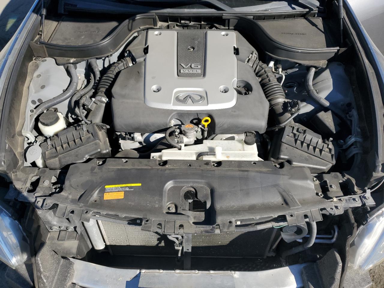 2015 Infiniti Q40 - Image 13
