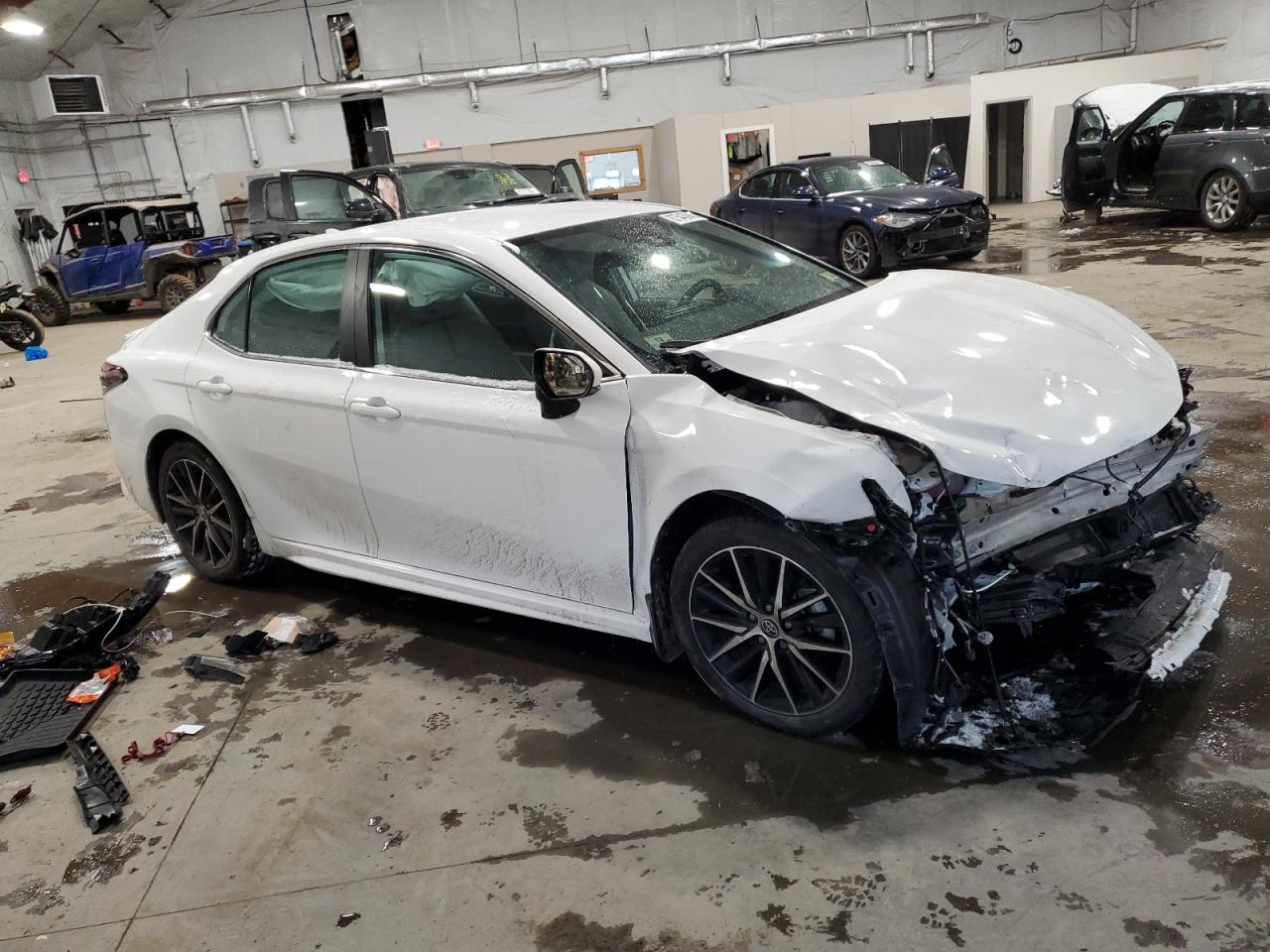 2022 Toyota Camry - Image 4