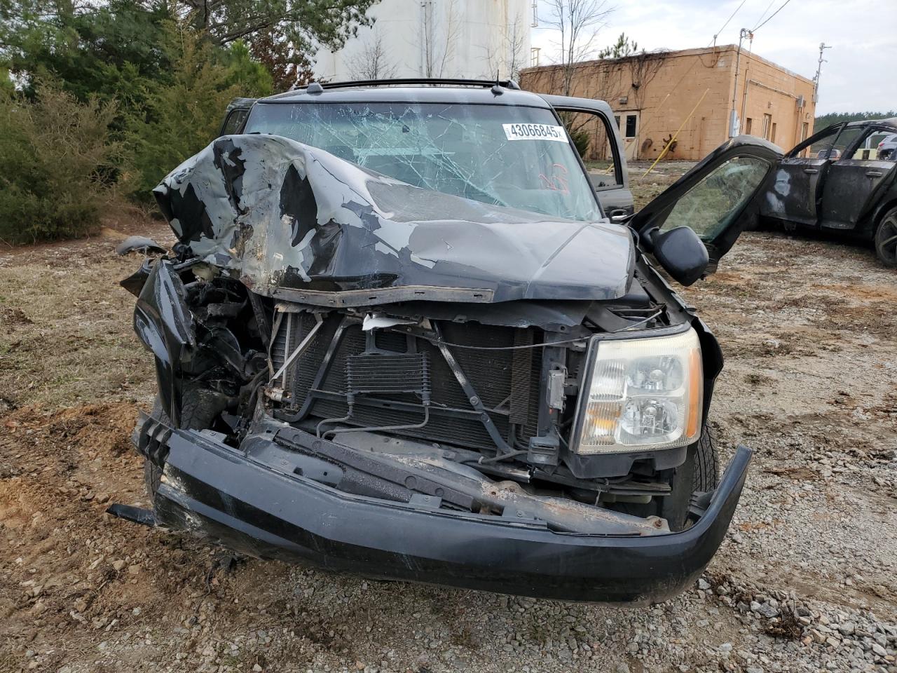 2005 Cadillac Escalade - Image 5