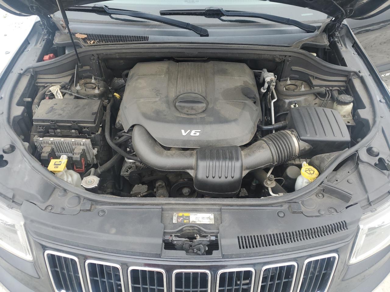 2014 Jeep Grand Cherokee - Image 12