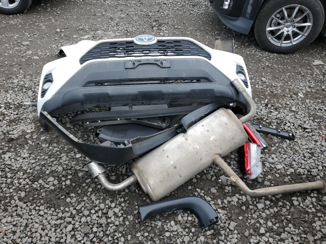 2T3RWRFV2LW051688 TOYOTA RAV4 2020