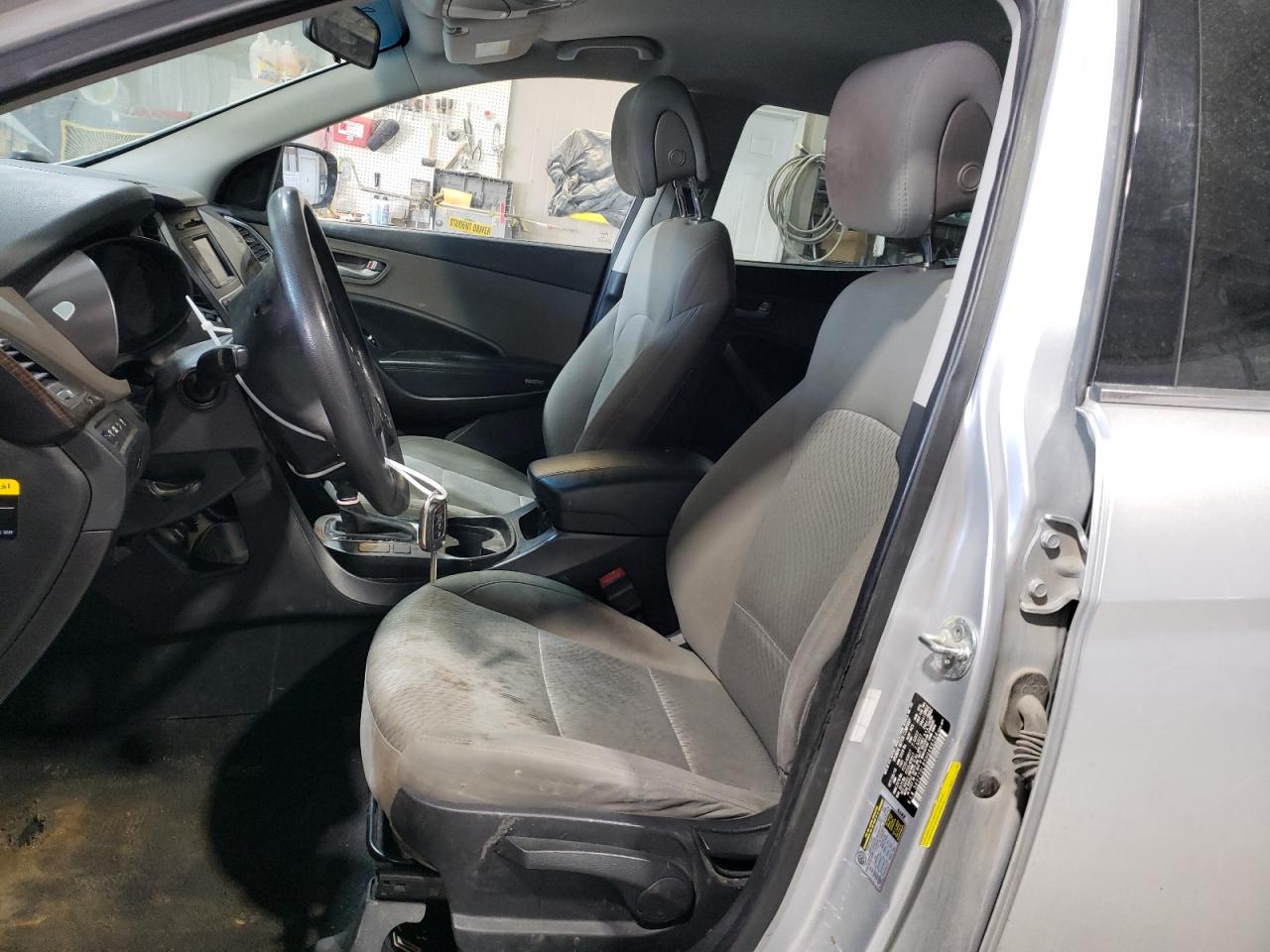 2017 Hyundai Santa Fe - Image 7