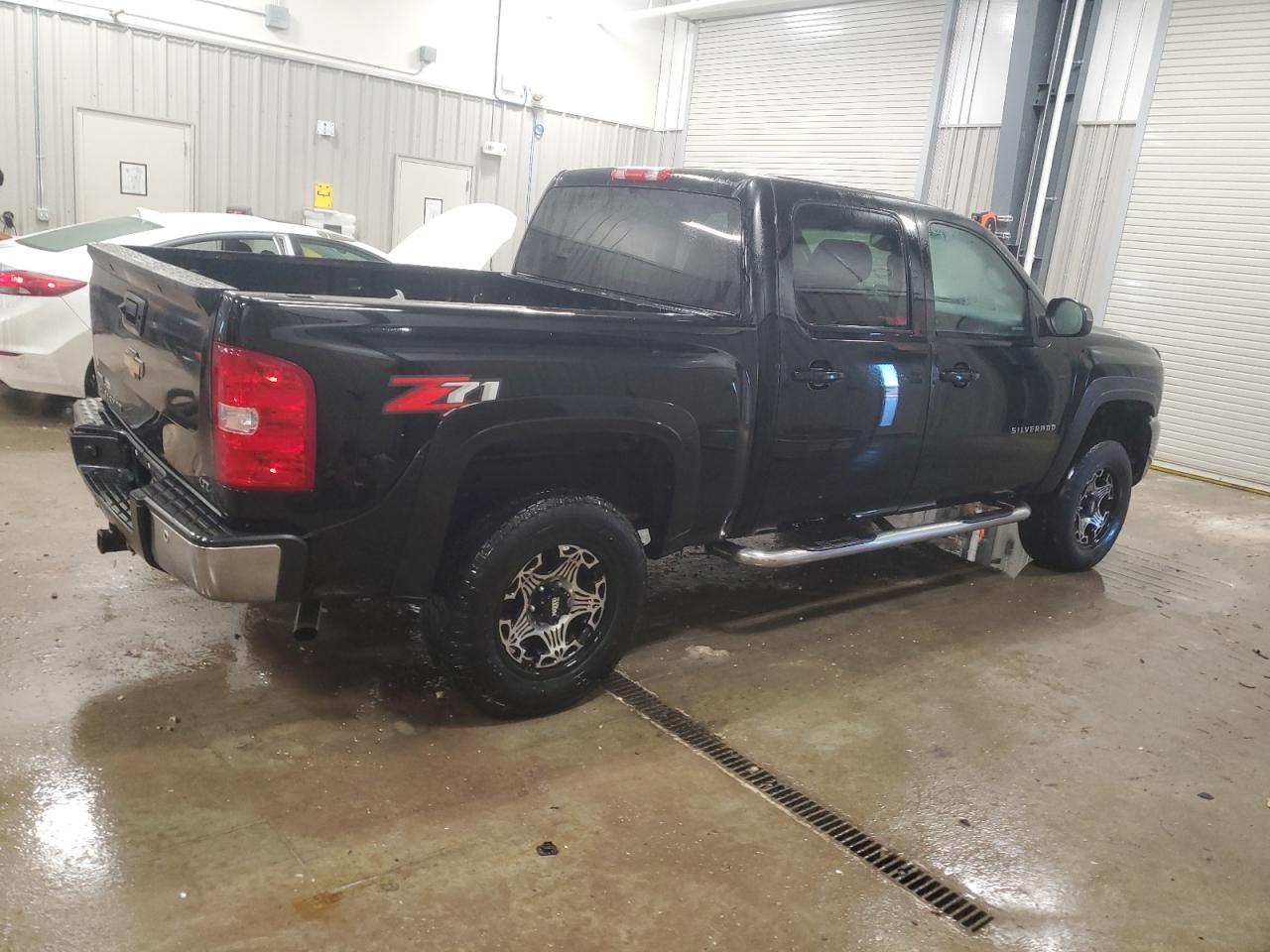2011 Chevrolet Silverado - Image 3