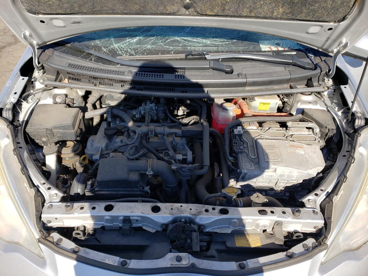 2013 Toyota Prius - Image 11