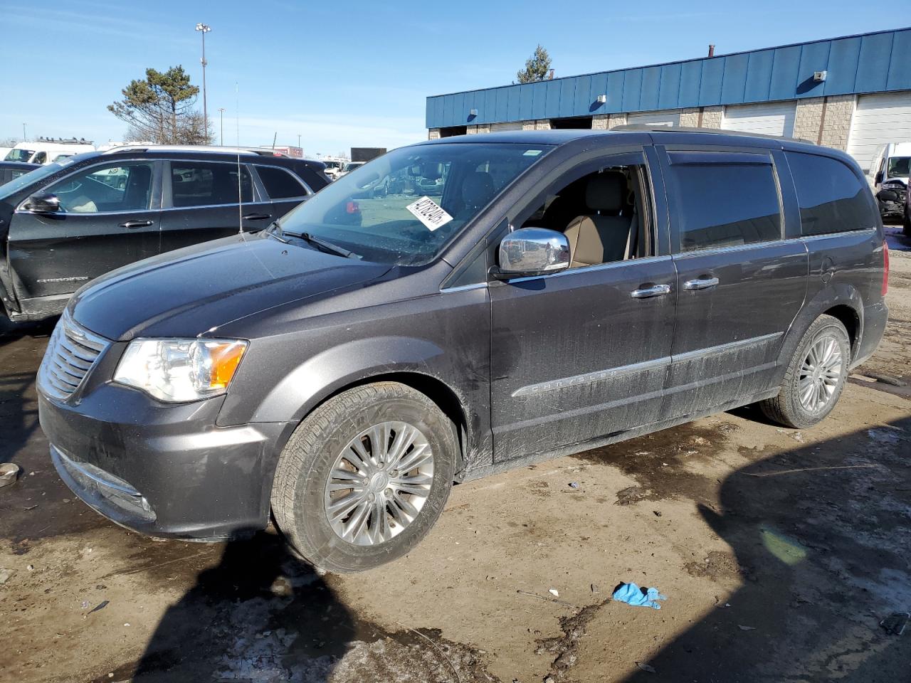 2016 Chrysler Town & Country - Image 1
