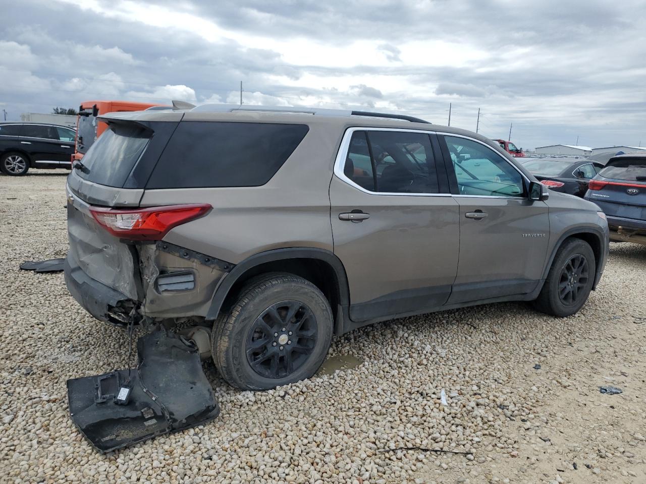 2018 Chevrolet Traverse - Image 3