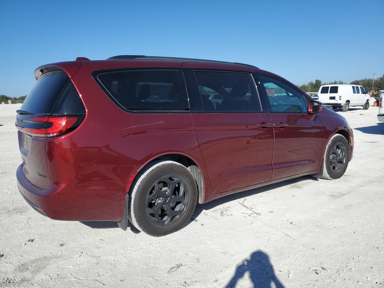 2021 Chrysler Pacifica - Image 3