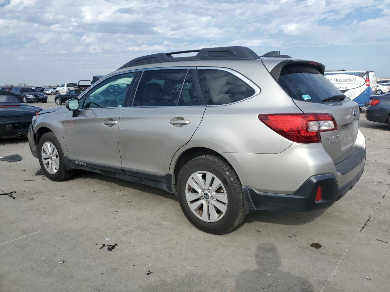2018 Subaru Outback - Image 2