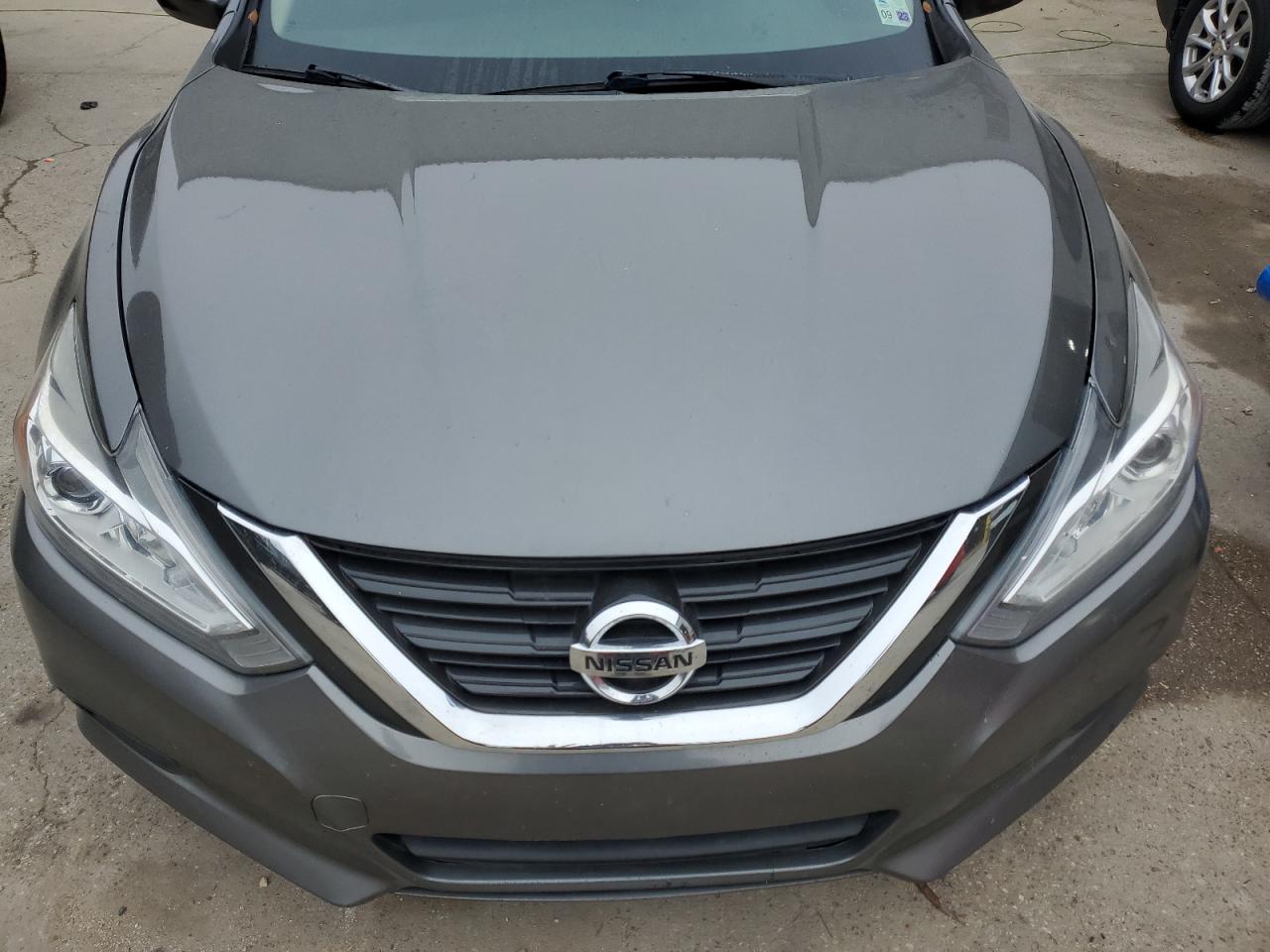 2017 Nissan Altima - Image 11