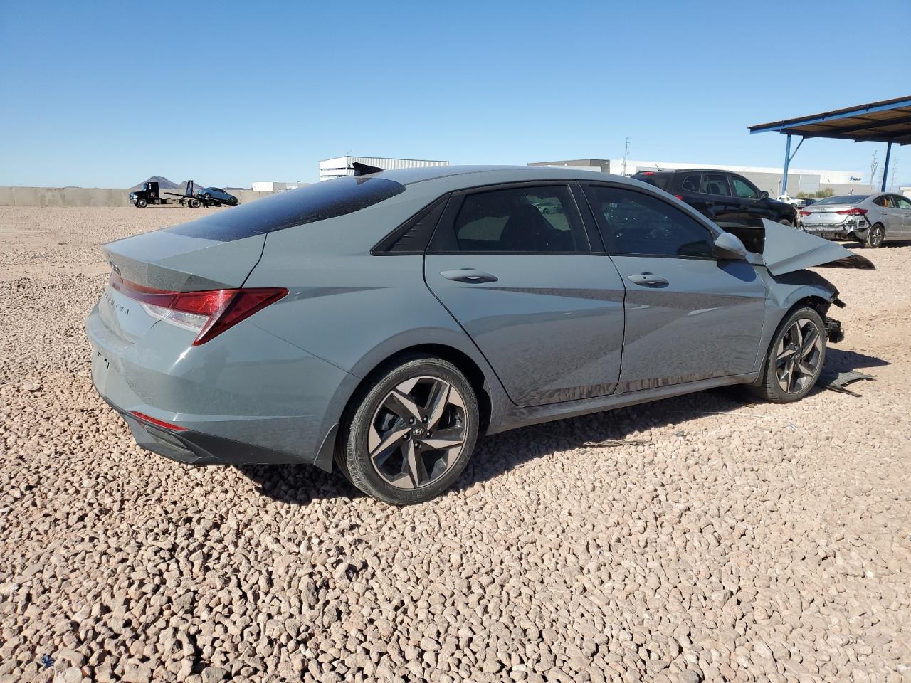 2023 Hyundai Elantra - Image 3