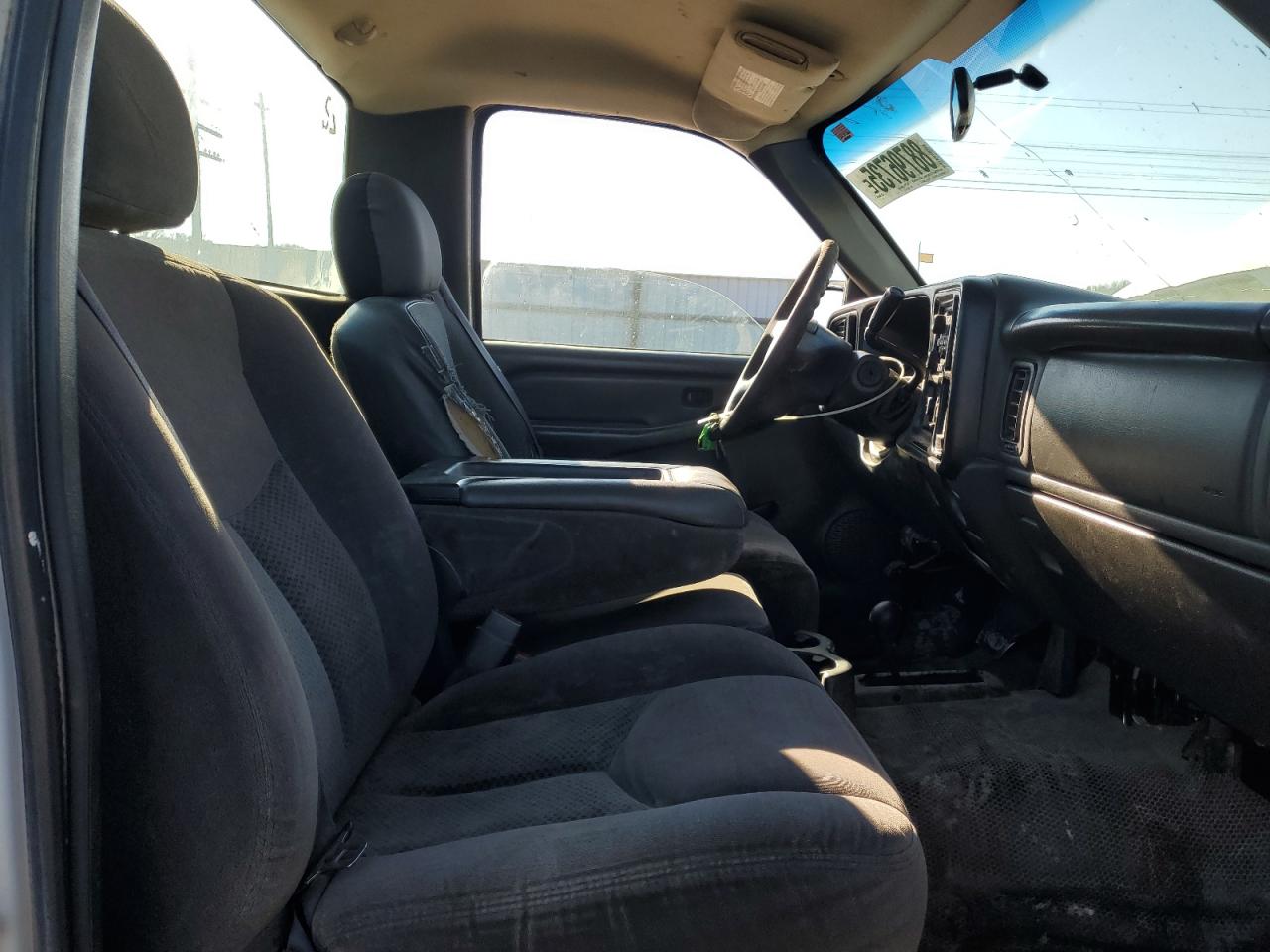 2007 Chevrolet Silverado - Image 7