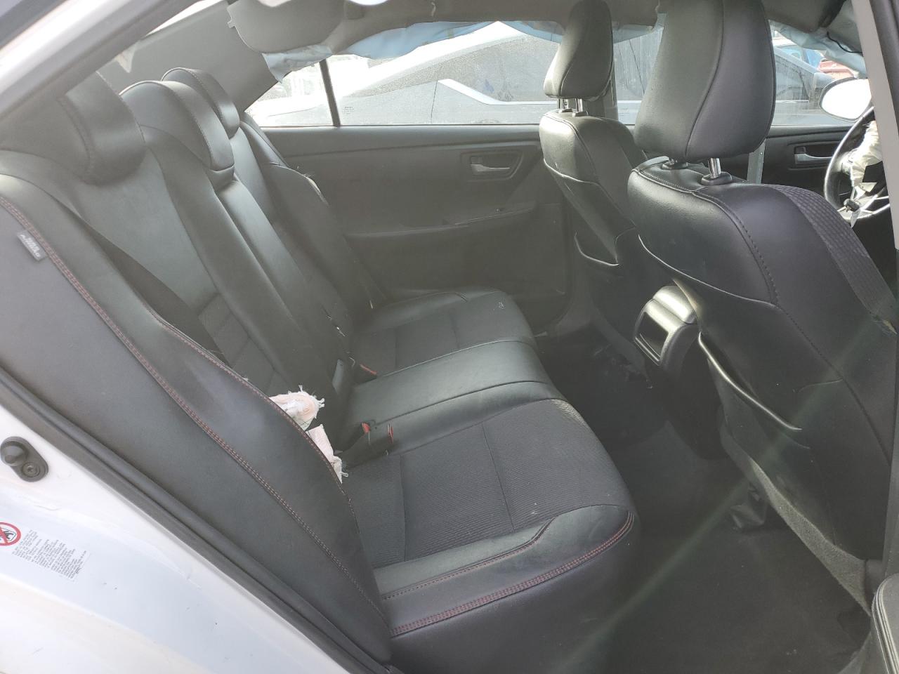 2016 Toyota Camry - Image 10