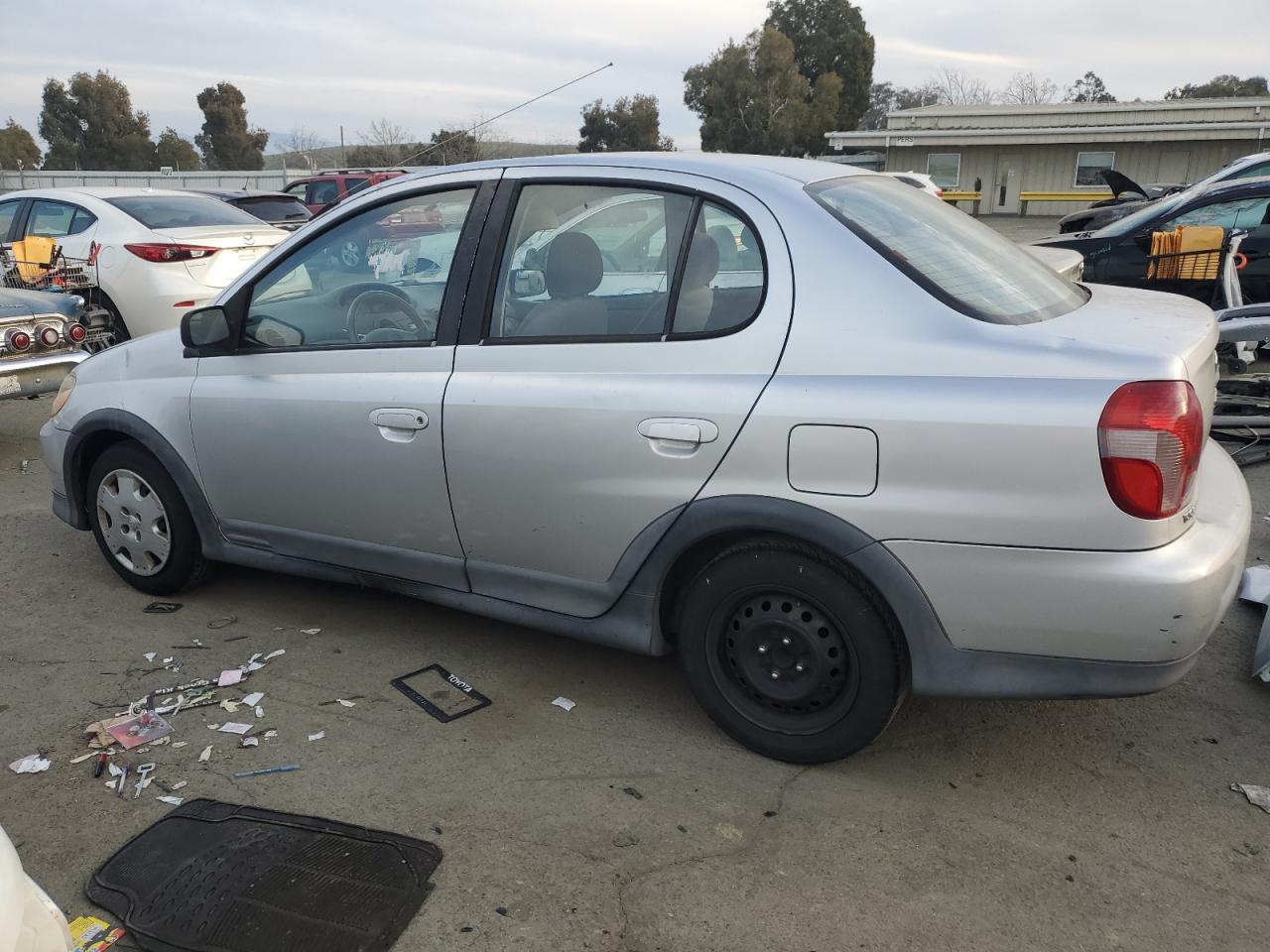 2001 Toyota Echo - Image 2