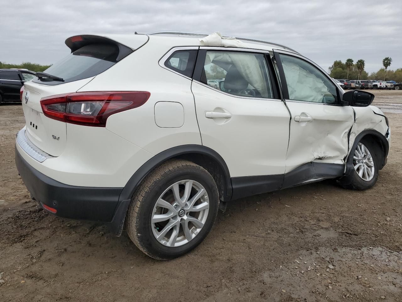 2020 Nissan Rogue - Image 3