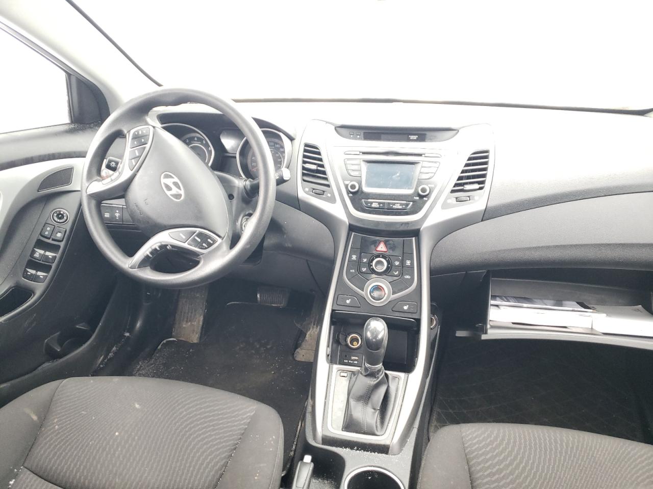 2016 Hyundai Elantra - Image 8