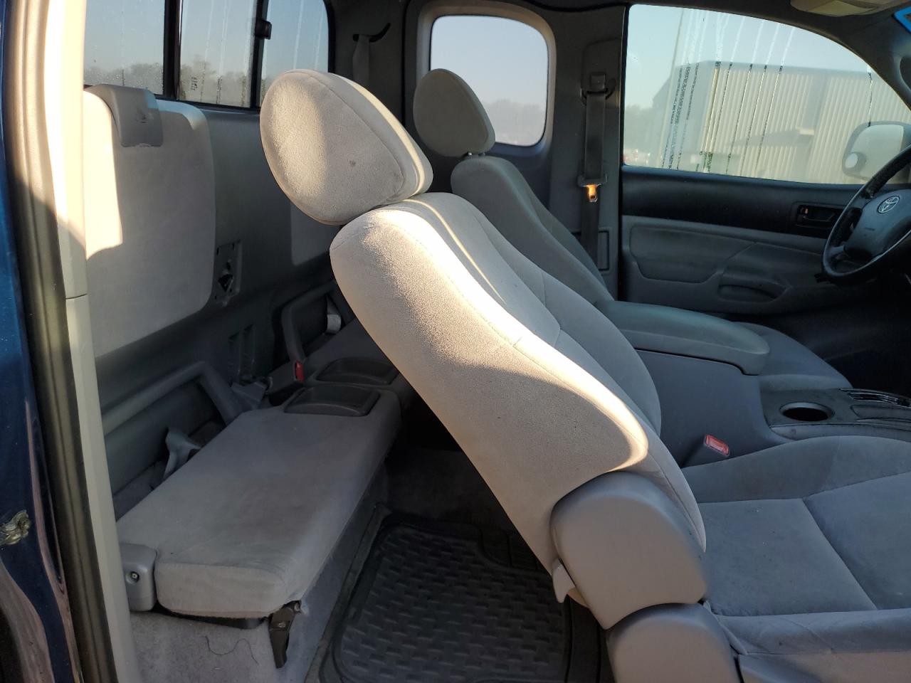 2005 Toyota Tacoma - Image 10