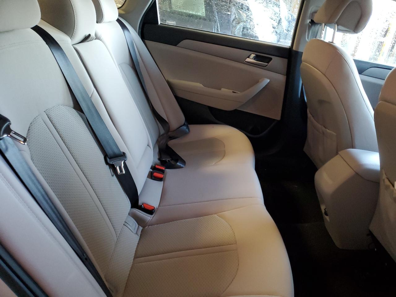 2016 Hyundai Sonata - Image 10