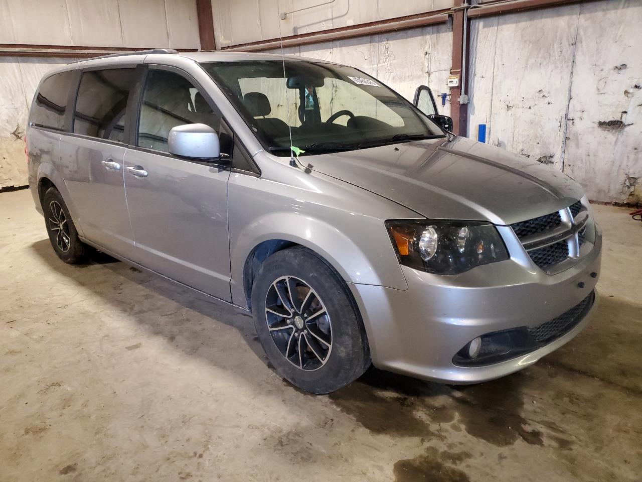 2018 Dodge Caravan - Image 4