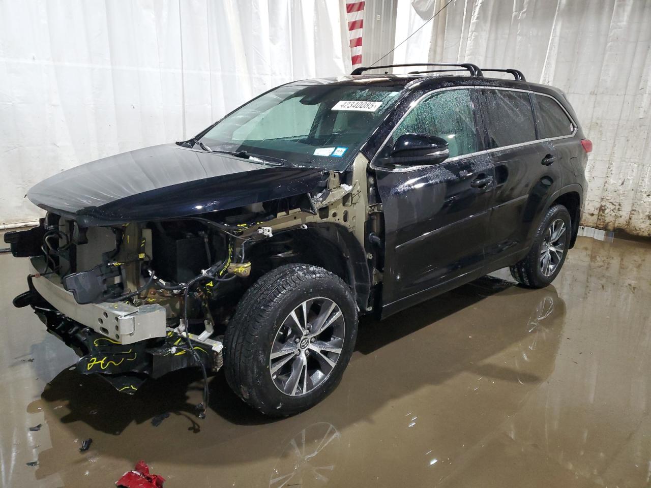 2018 Toyota Highlander - Image 1
