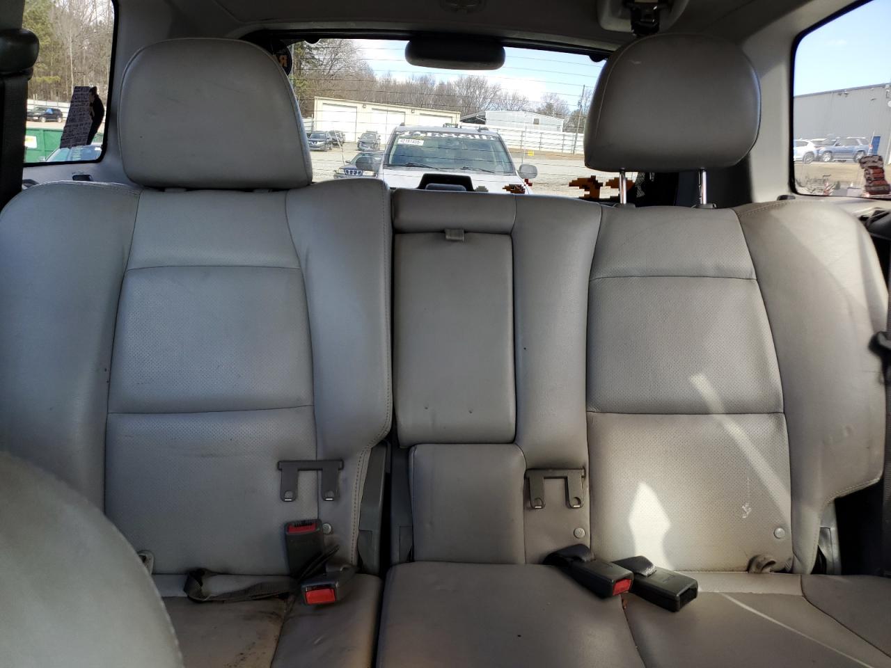 2005 Hyundai Santa Fe - Image 10