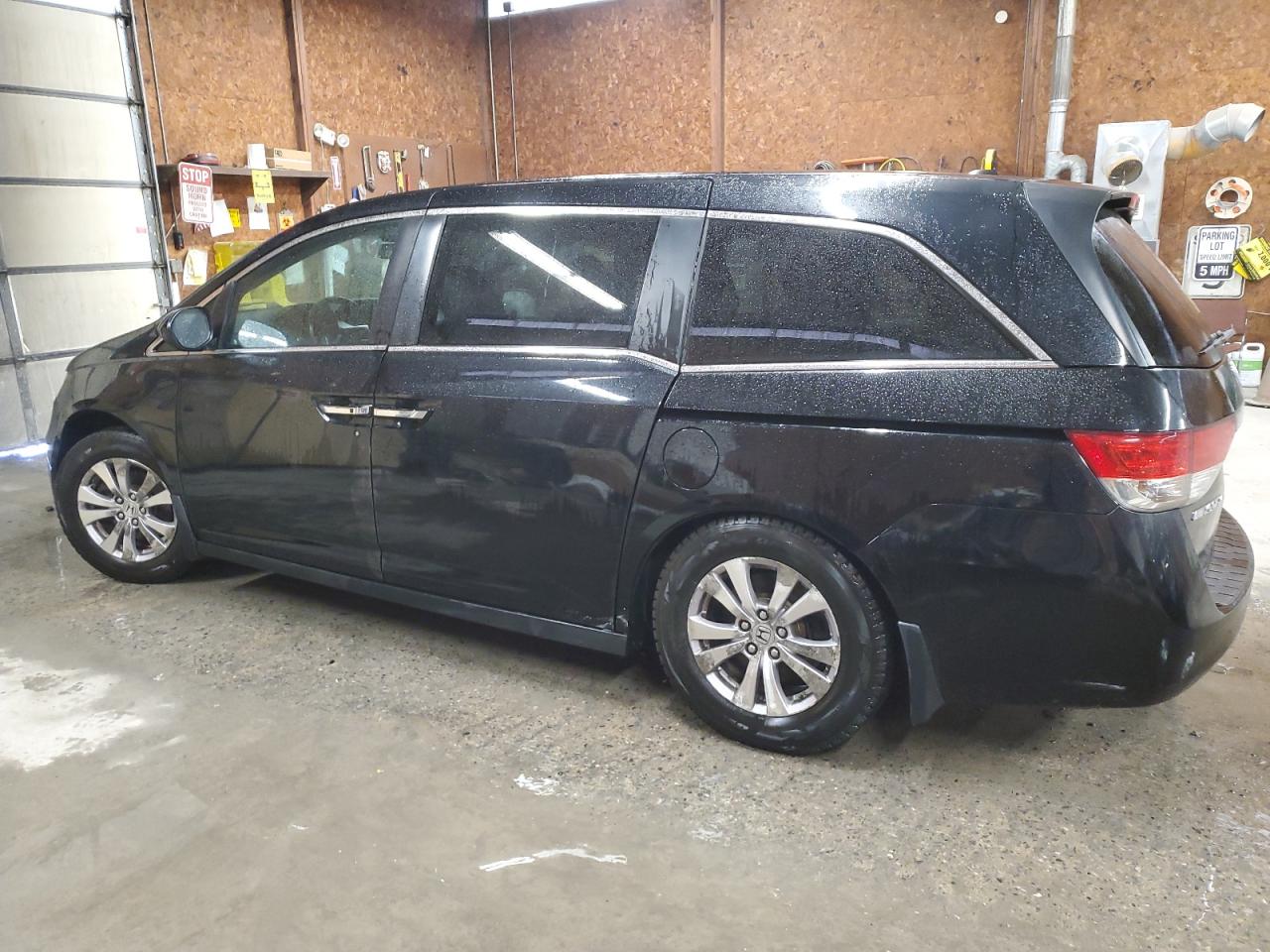 2015 Honda Odyssey - Image 2