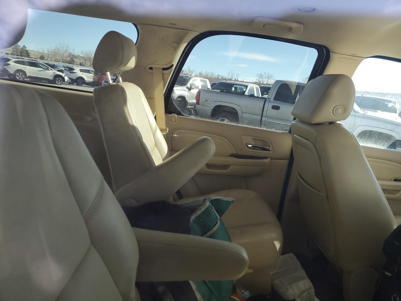 2007 Cadillac Escalade Luxury VIN: 1GYFK63877R304421 Lot: 88762575