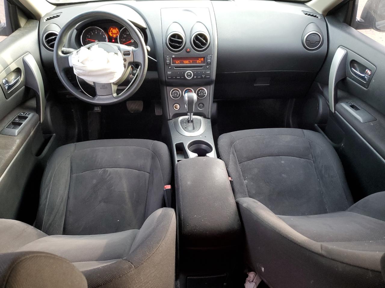 2010 Nissan Rogue - Image 8