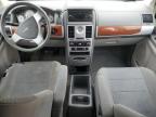 2009 Chrysler Town & Country Touring продається в Woodhaven, MI - Front End