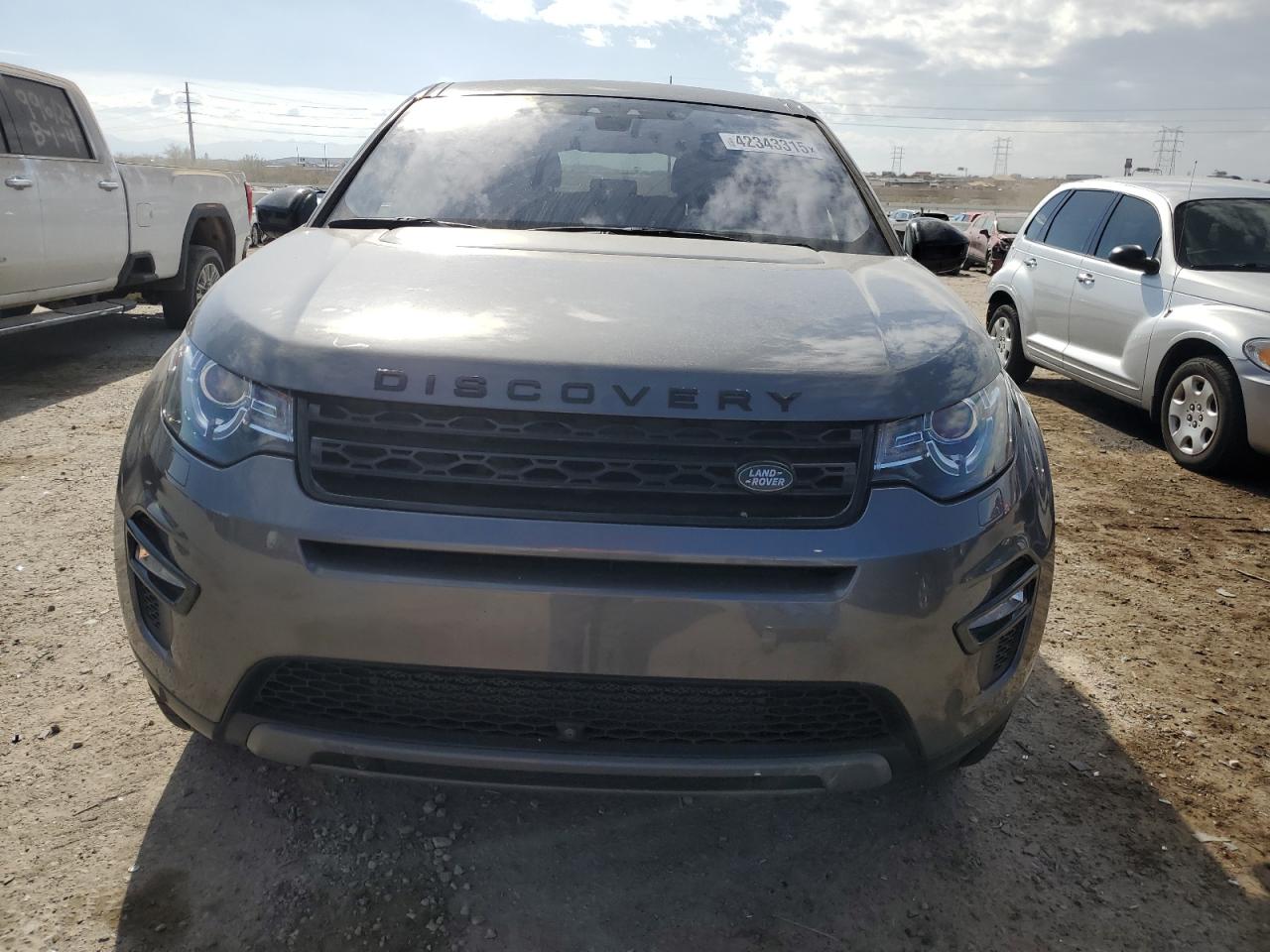 2017 Land Rover Discovery - Image 5