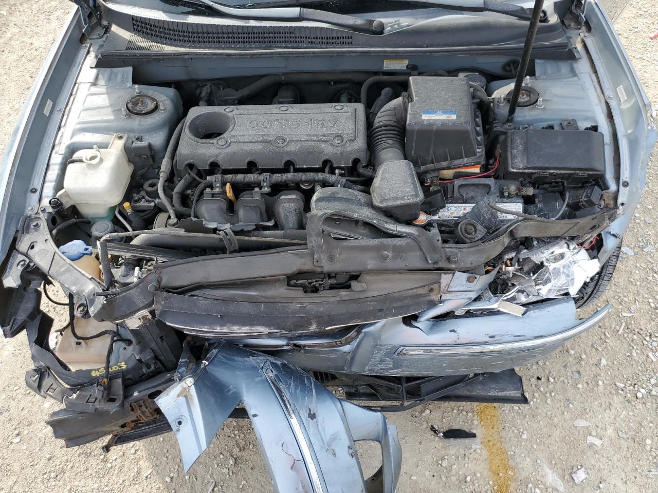 2010 Hyundai Sonata - Image 11