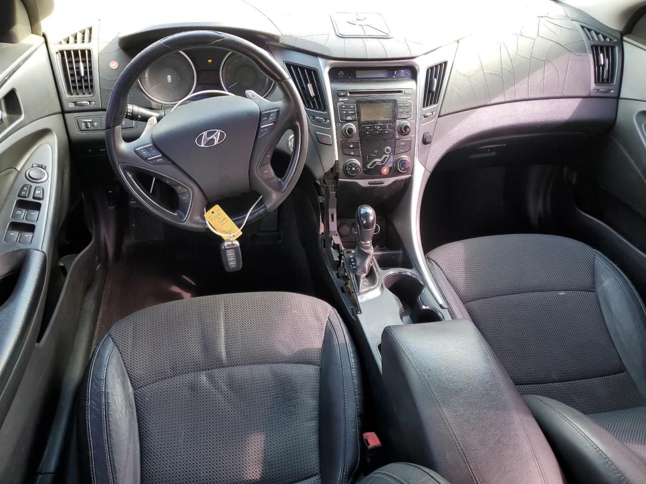 2011 Hyundai Sonata - Image 8