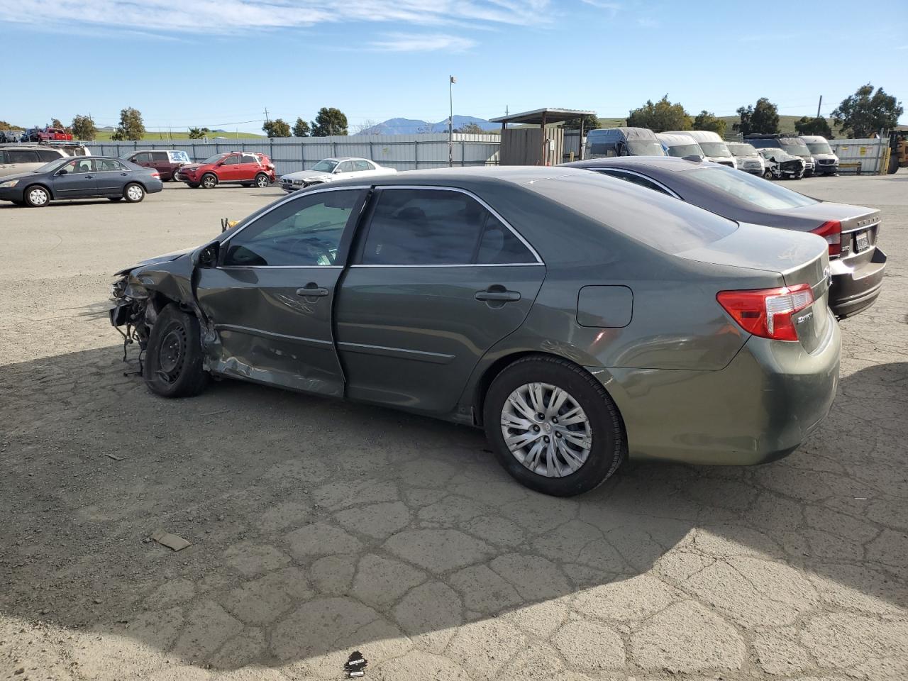 VIN 4T1BD1FK6DU073346 2013 TOYOTA CAMRY no.2