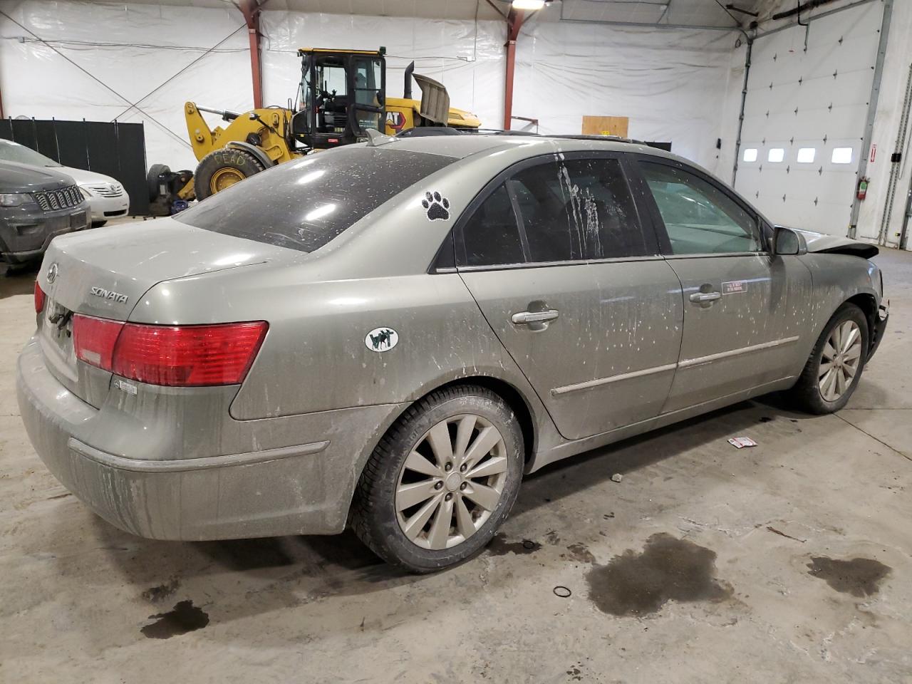 2009 Hyundai Sonata - Image 3
