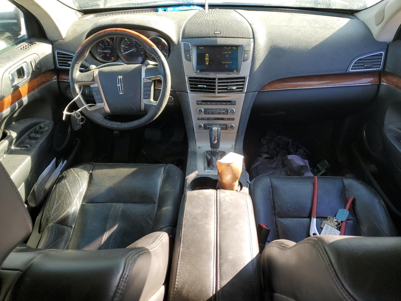 2010 Lincoln MKT - Image 8
