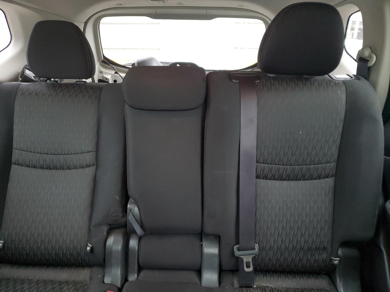 2017 Nissan Rogue - Image 10