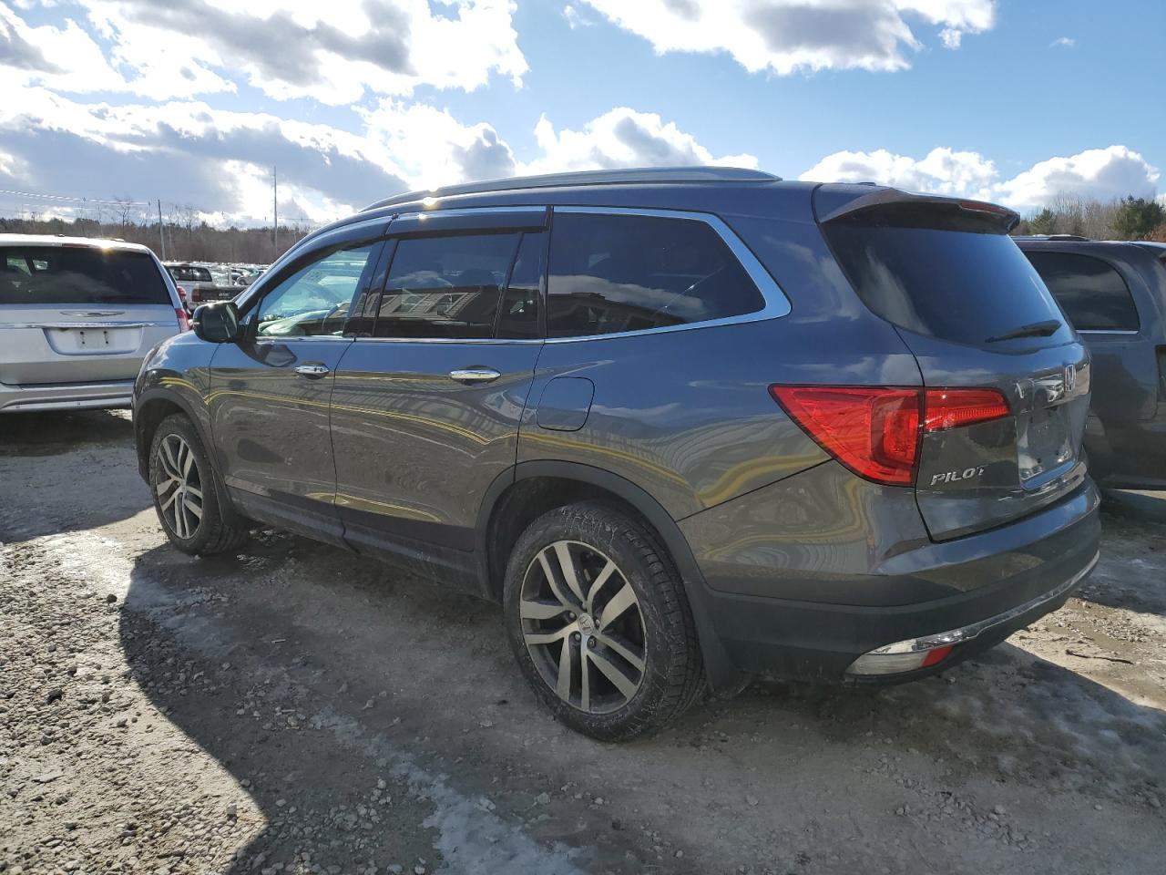 2016 Honda Pilot - Image 2