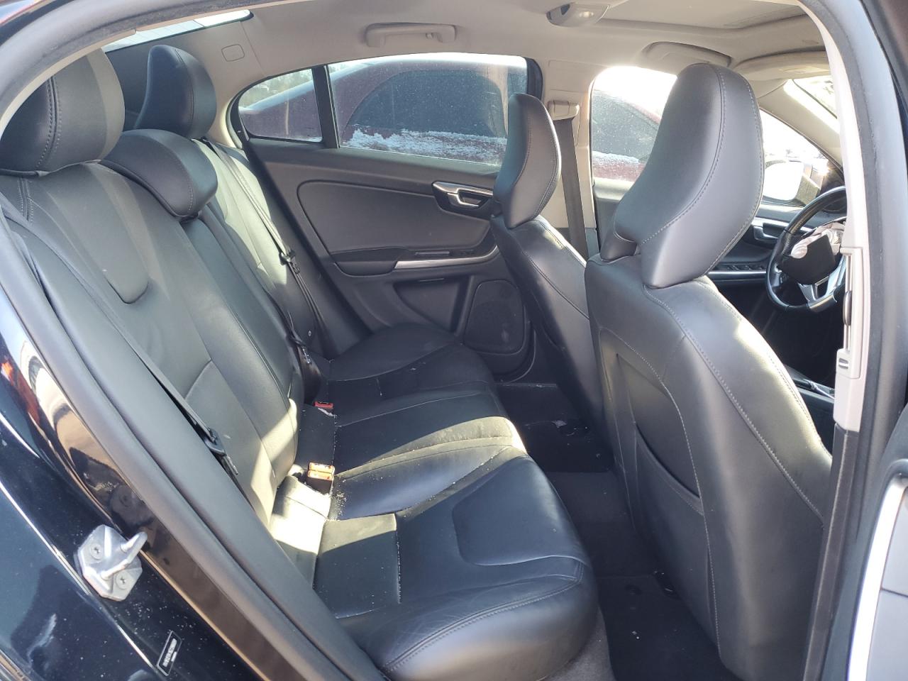 2016 Volvo S60 - Image 10