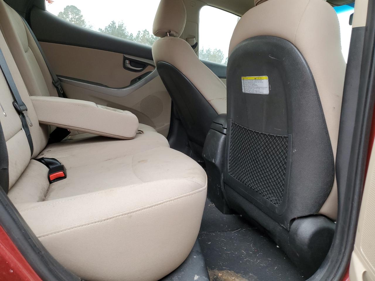 2016 Hyundai Elantra - Image 10