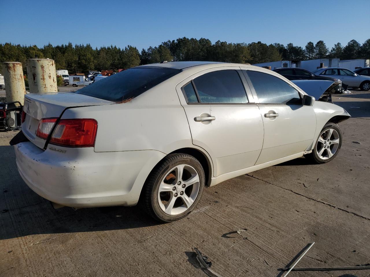 2009 Mitsubishi Galant - Image 3