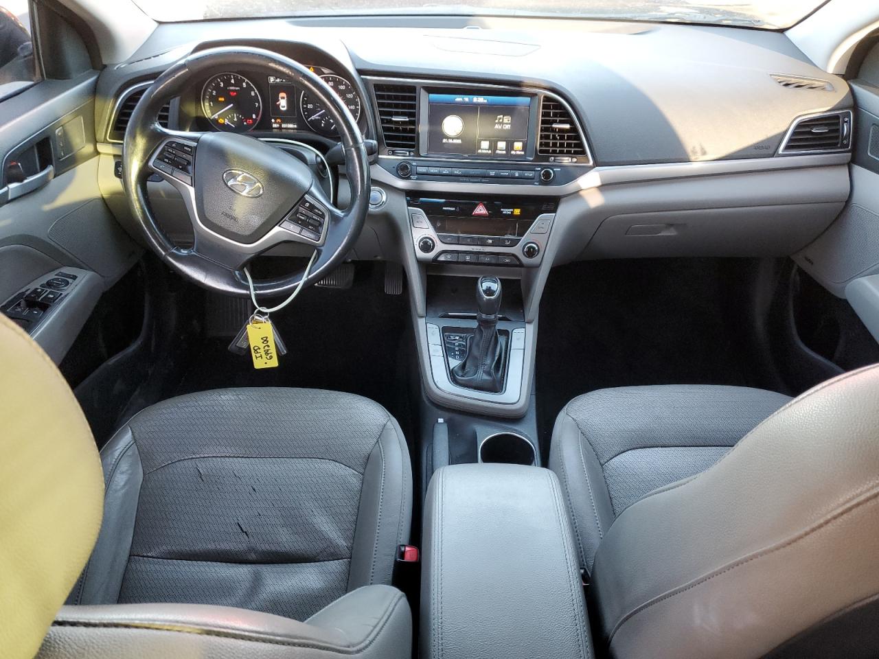 2017 Hyundai Elantra - Image 8