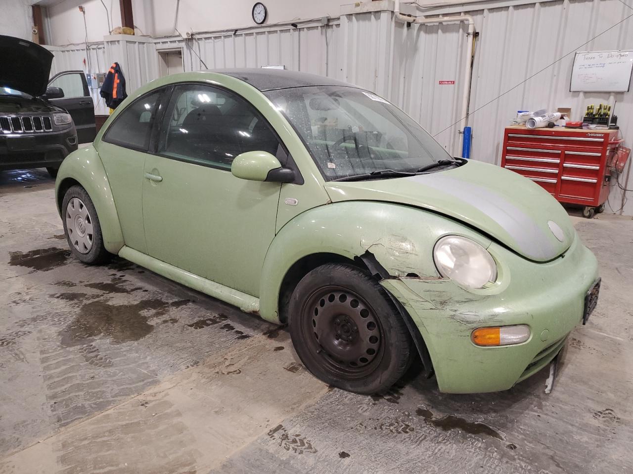 2002 Volkswagen Beetle - Image 4