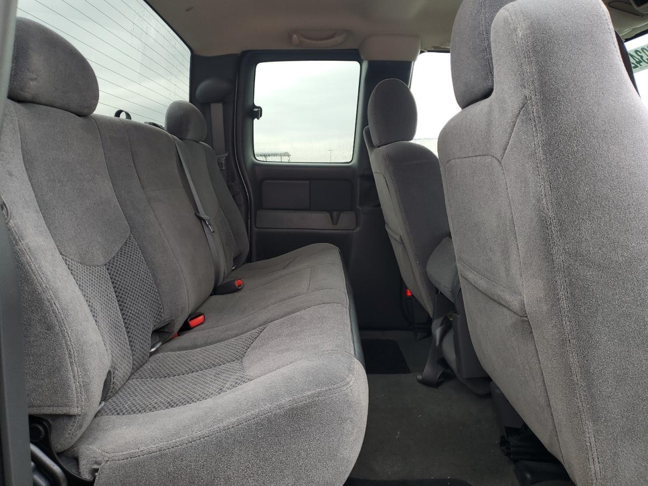 2007 Chevrolet Silverado - Image 10
