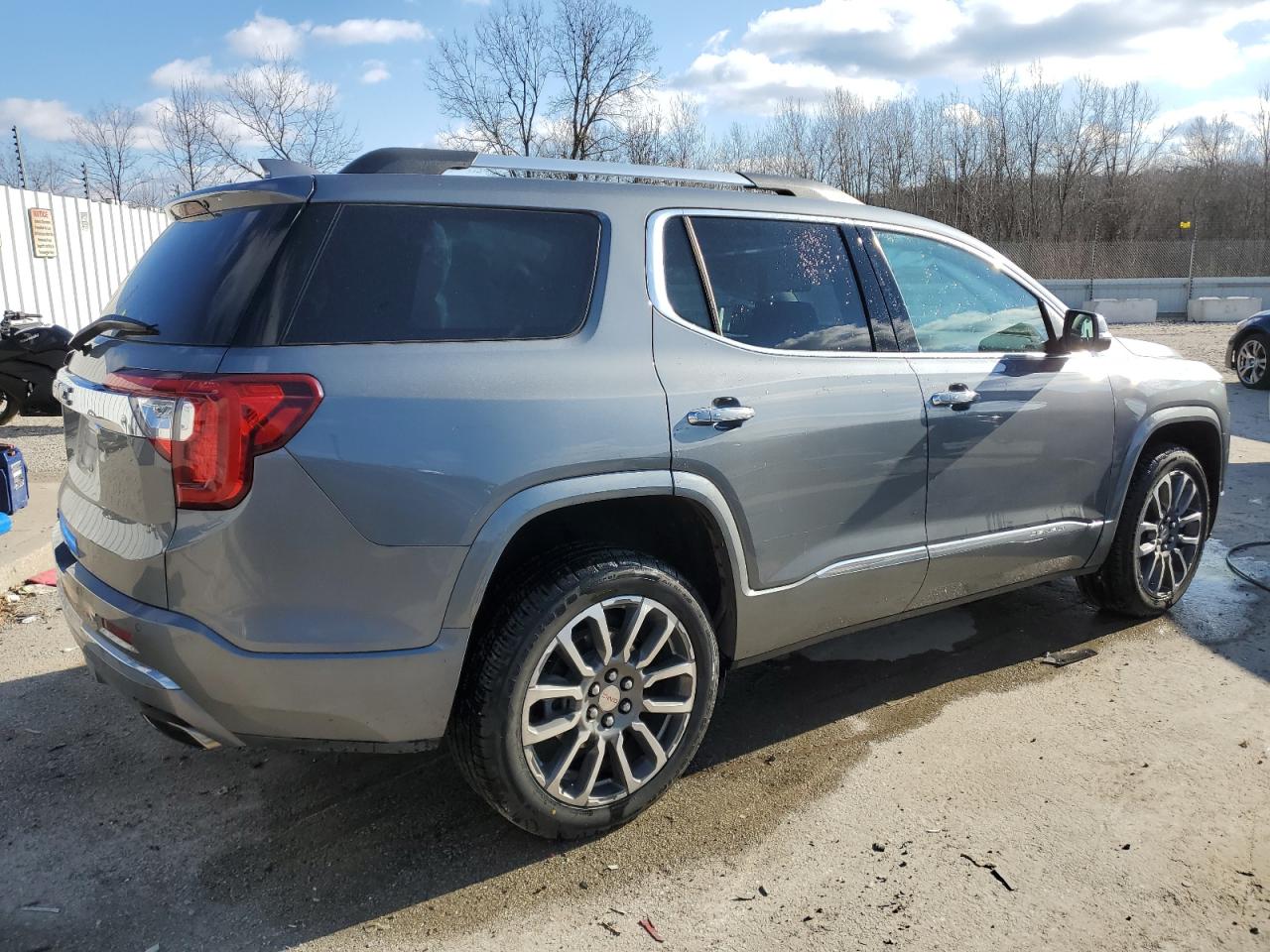 2021 GMC Acadia - Image 3