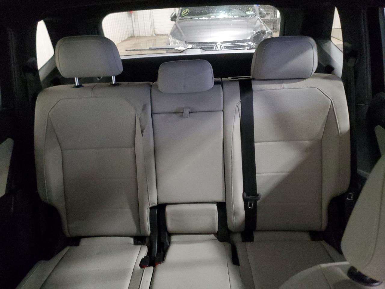 2021 Volkswagen Tiguan - Image 10