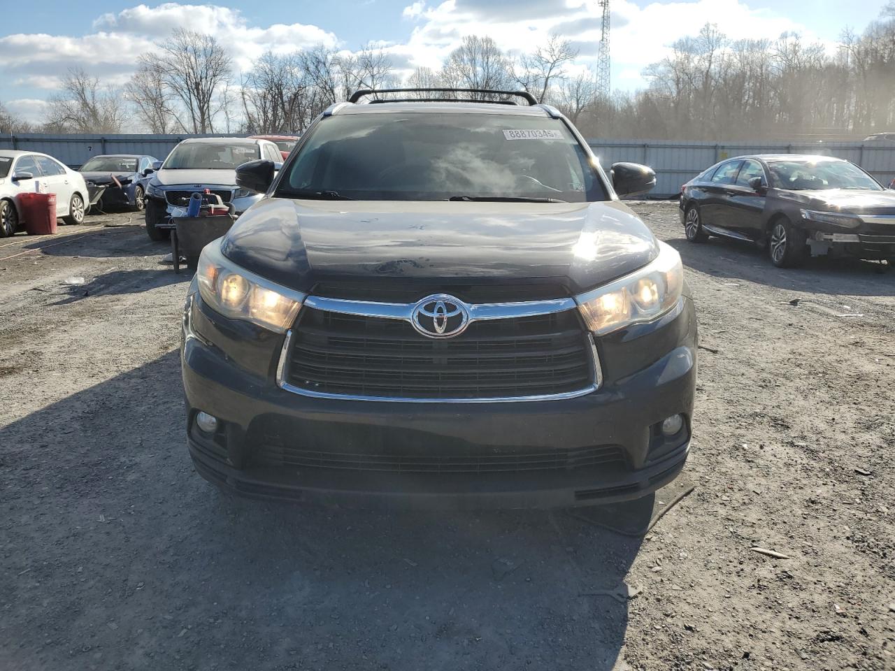 2015 Toyota Highlander - Image 5