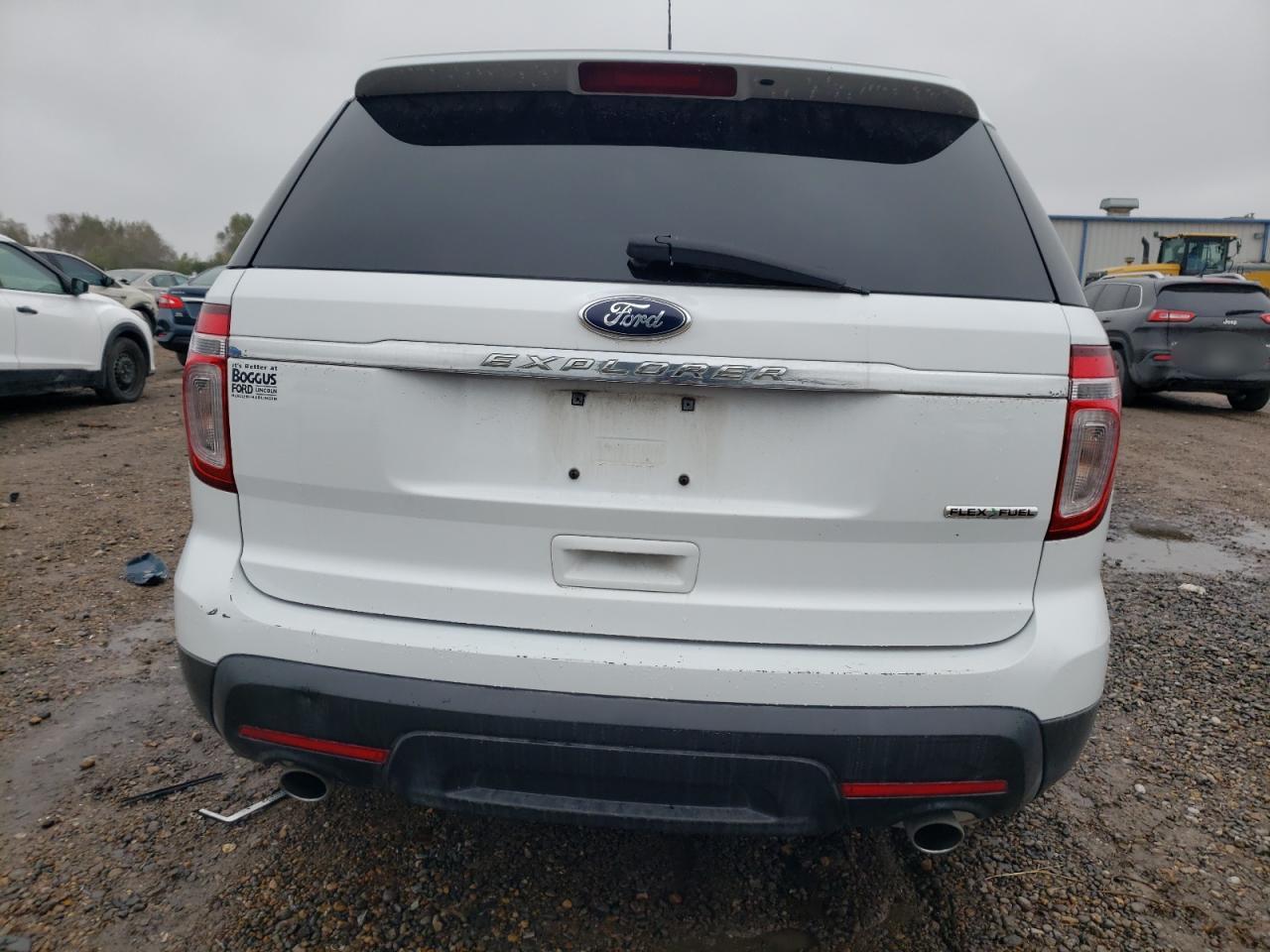 2015 Ford Explorer - Image 6