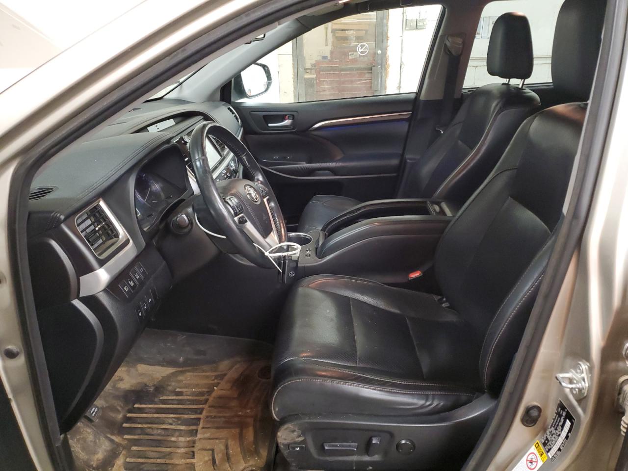 2015 Toyota Highlander - Image 7